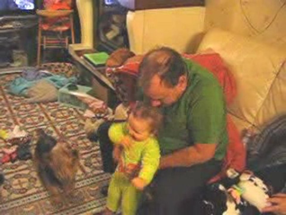 Solene fofolle avec papy