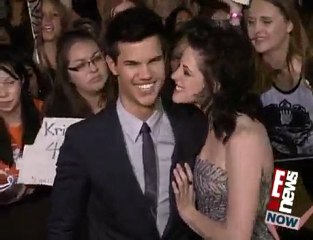 E! News Now: Kristen and Taylor Attend Oscars Together (HQ)