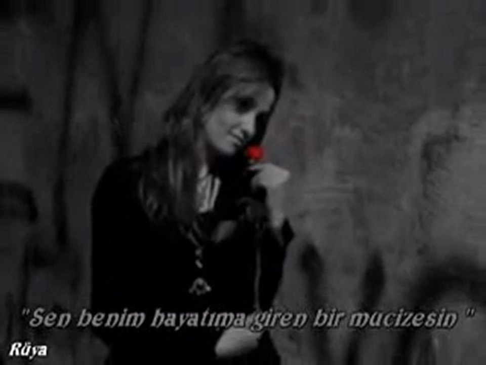 GÜLAY -  CESARETİN VARMI AŞKA