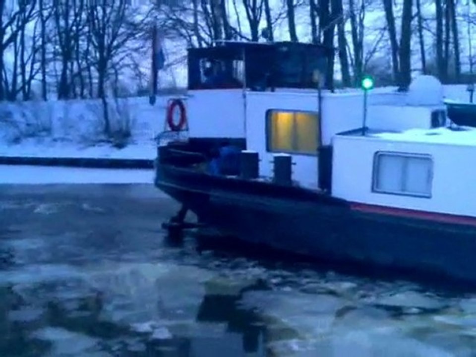 l'hiver sur le canal de tilburg