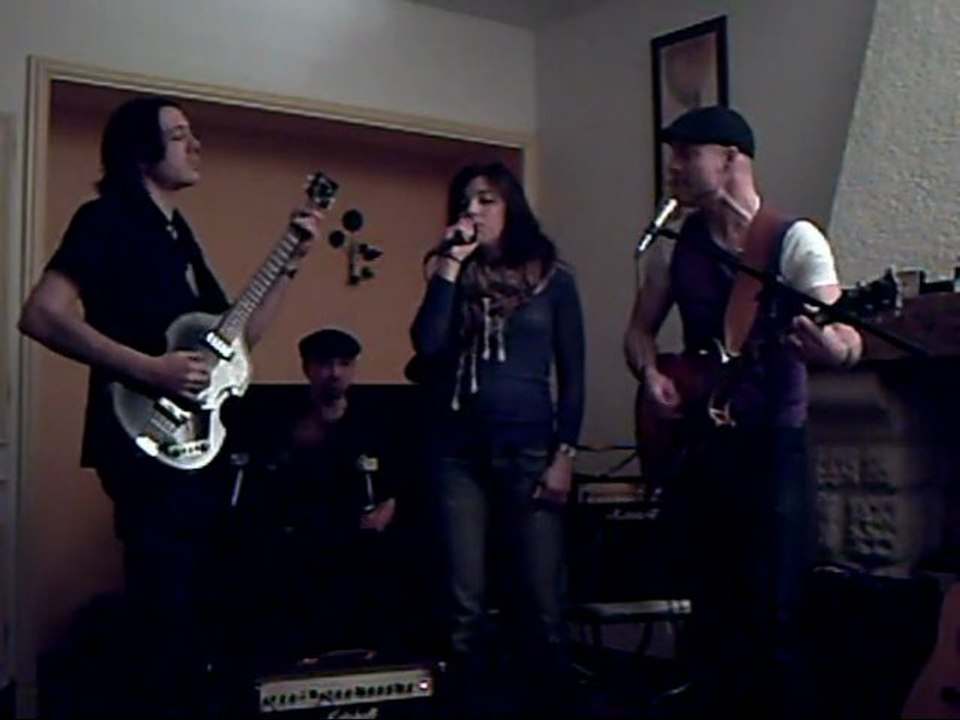 Queen - Too Much Love Will Kill You- Dazed Dogs - (19.02.10)