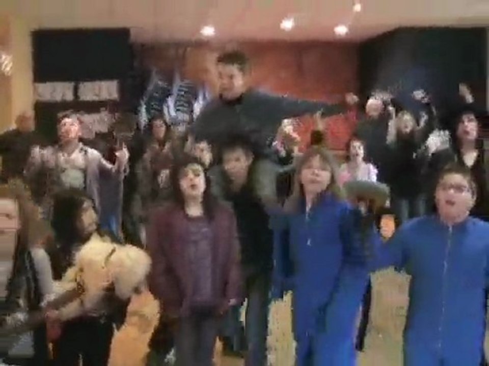 LIPDUB St Trimoël 2010 sur les Wampas (Cyber-base B.G.)