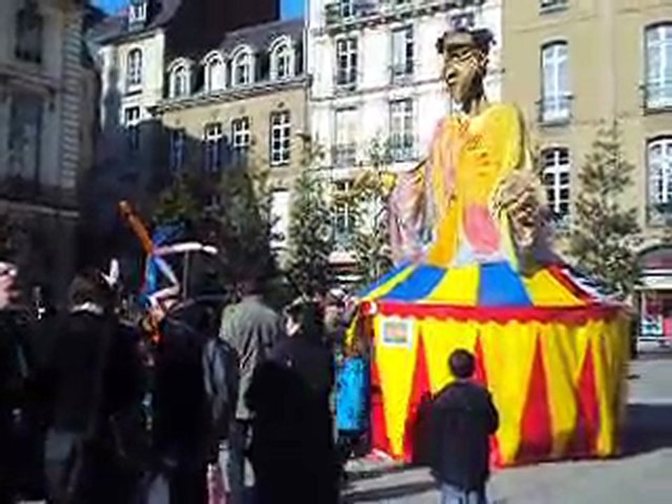La fête pour le Mardi Gras Place de la Mairie à Rennes