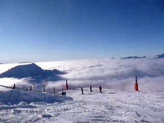 Skier sur les nuages
