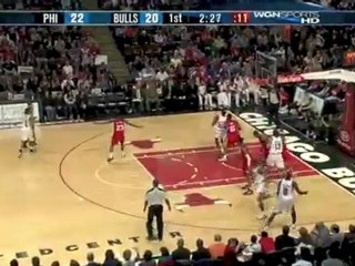 Hakim Warrick backs his man down, then extends for the facia