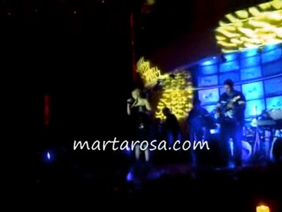 ROSA GIRA PROPIEDAD DE NADIE TORRELODONES AUSENCIA