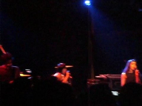 Simone Elle Est Bonne - Trop Bonne Pour Toi