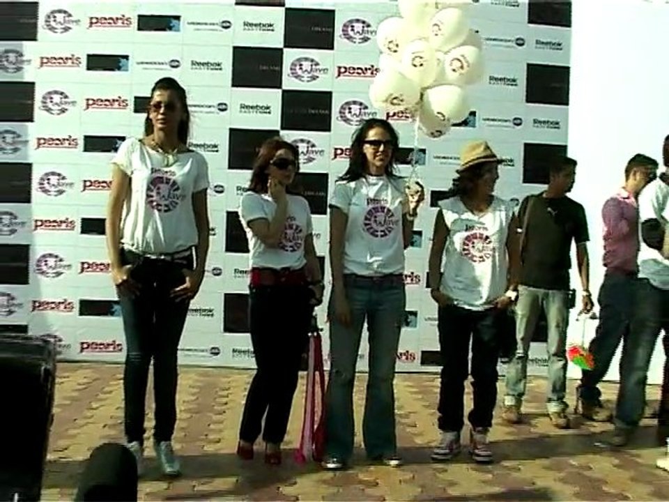 PEARLS WAVE Bollywood Beauties Marches