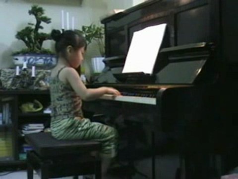 Two Guitars (Russian Folk Song) from a 5 year old pianist