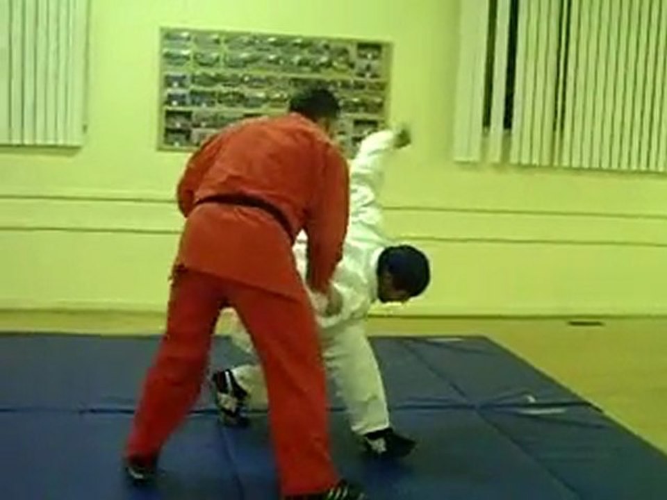 3 Quick Standing Rear Naked Choke Escapes