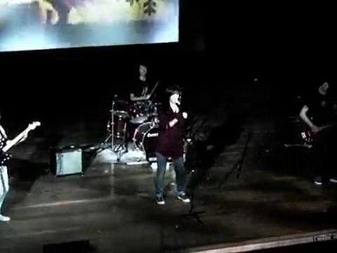 Long Distance performing Crying Lightning (Arctic Monkeys)