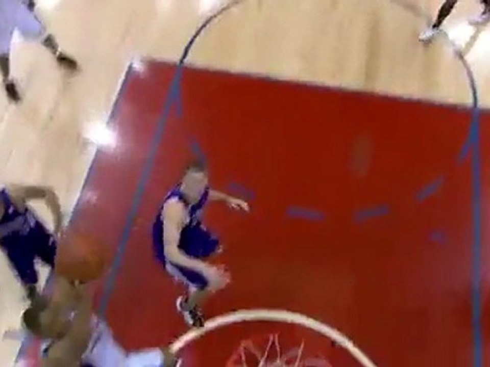 Steve Blake Hits Eric Gordon for the alley-oop.
