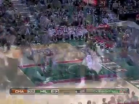 Andrew Bogut gets a clean block on Charlotte's Stephen Jacks
