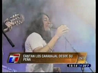 Los Carabajal cantan desde su peña (Cosquín 2010)