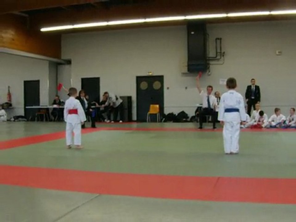 compet kata à issoudun téo a gagné :)