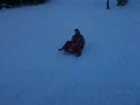 Descente en luge : valerie et doreen