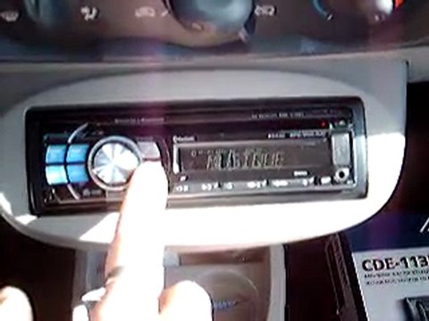 ALPINE CDE-113BT ET IPHONE DANS TWINGO autoprestige-autoradi