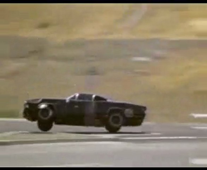 Car chase - 2Sisters