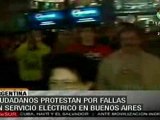 Manifestaciones por cortes de electricidad en Argentina