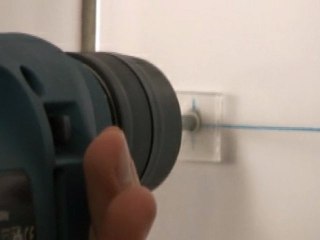 Pour percer le carrelage sans déraper, l'astuce c'est d'util