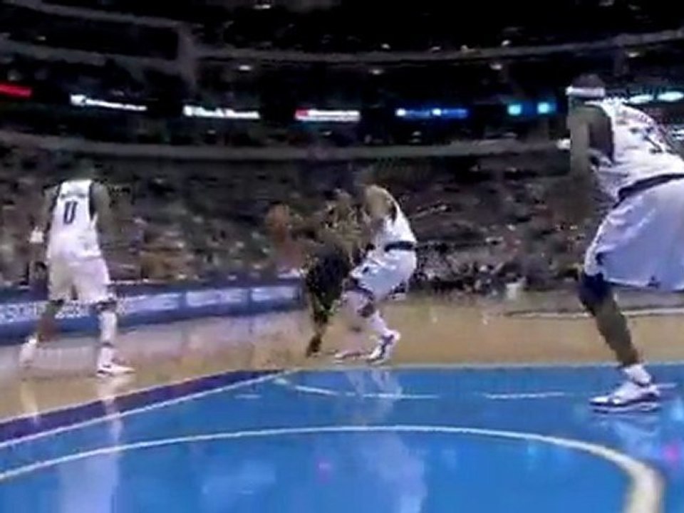 Brendan Haywood stalks the play then throws the shot attempt