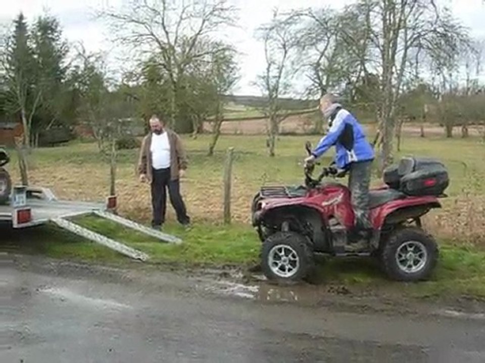 luc range son grizzly avec paco