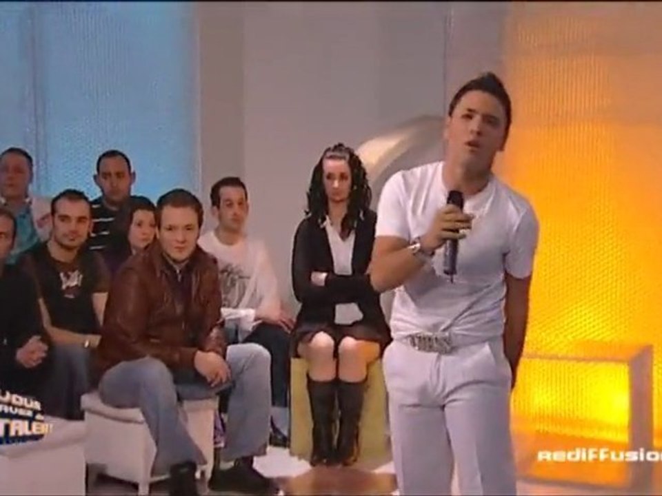 Mario chante "Laisse moi t'aimer", de Mike Brant