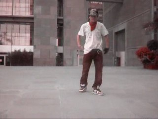 Boston & Tiiw'Smiile