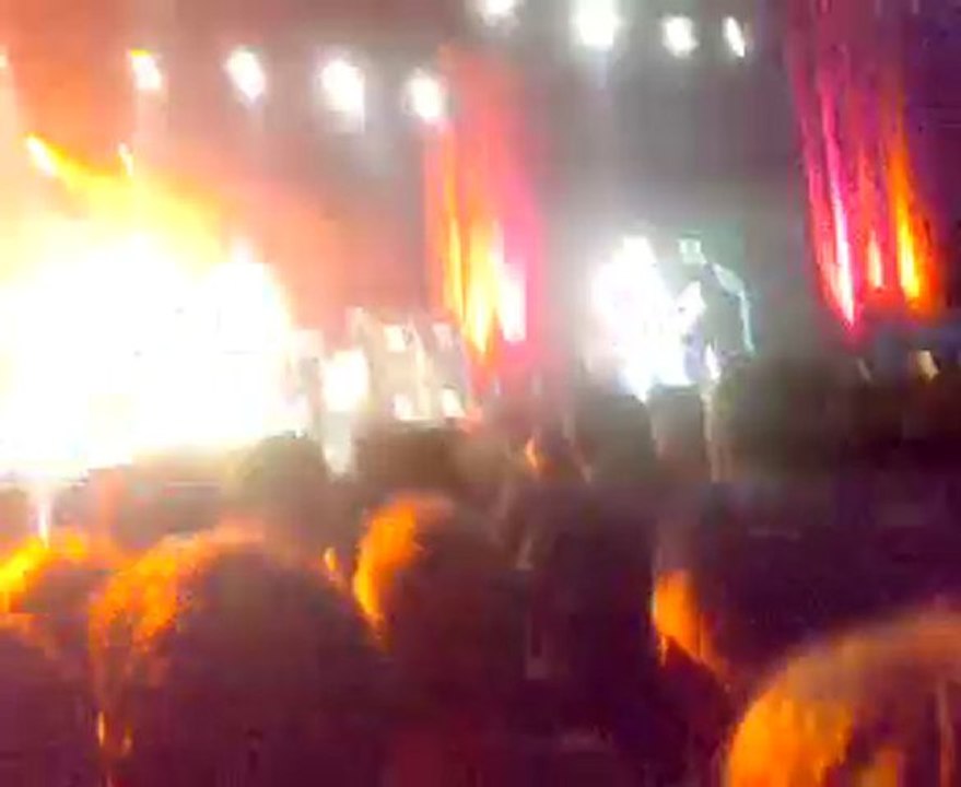 This Town Aint Big Enough For The Both Of Us - Faith No More