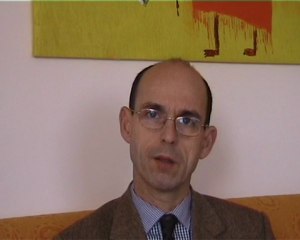 02 pourquoi les électrons ne sont-ils pas collés au noyau