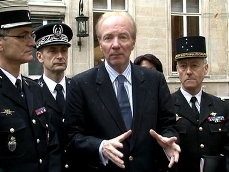 Présentation de voitures saisies lors de trafic de drogues