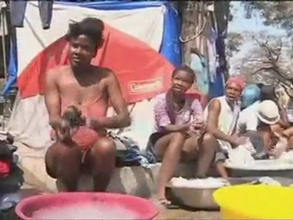 Alexandra Burke in Haiti