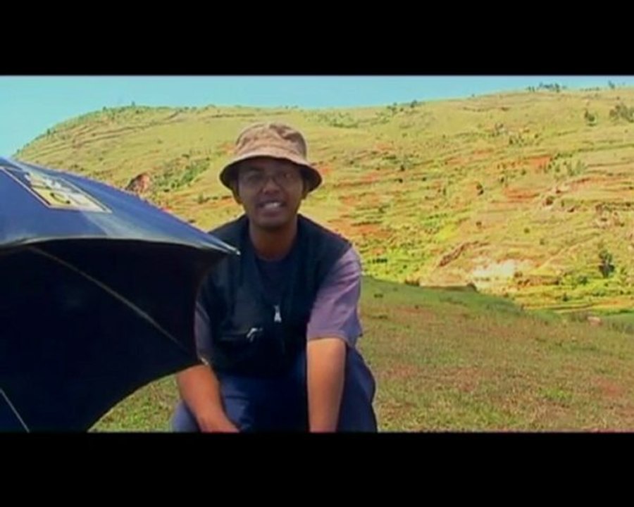 Ze SMILE, TANORA, hira gasy