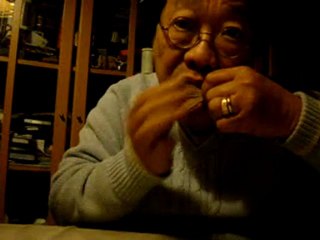 Tran Quang Hai plays the Chinese KOU XIANG with 4 tongues