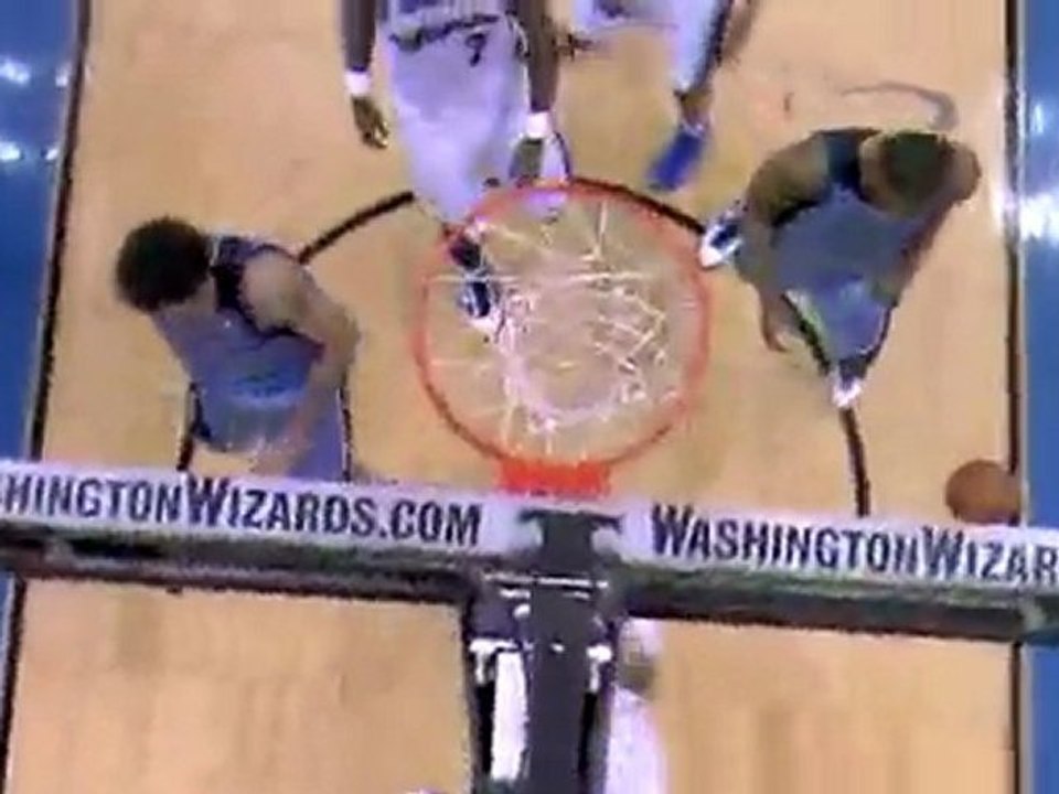 Nick Young spins around the defense and drives to the rack f