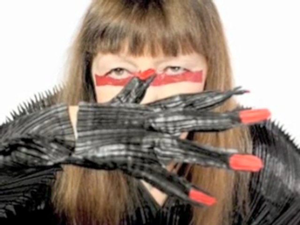 Brigitte Fontaine - Interview (Studio 1 - Michel Drucker)