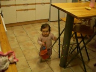 LA PREMIERE MARCHE DE JULIETTE