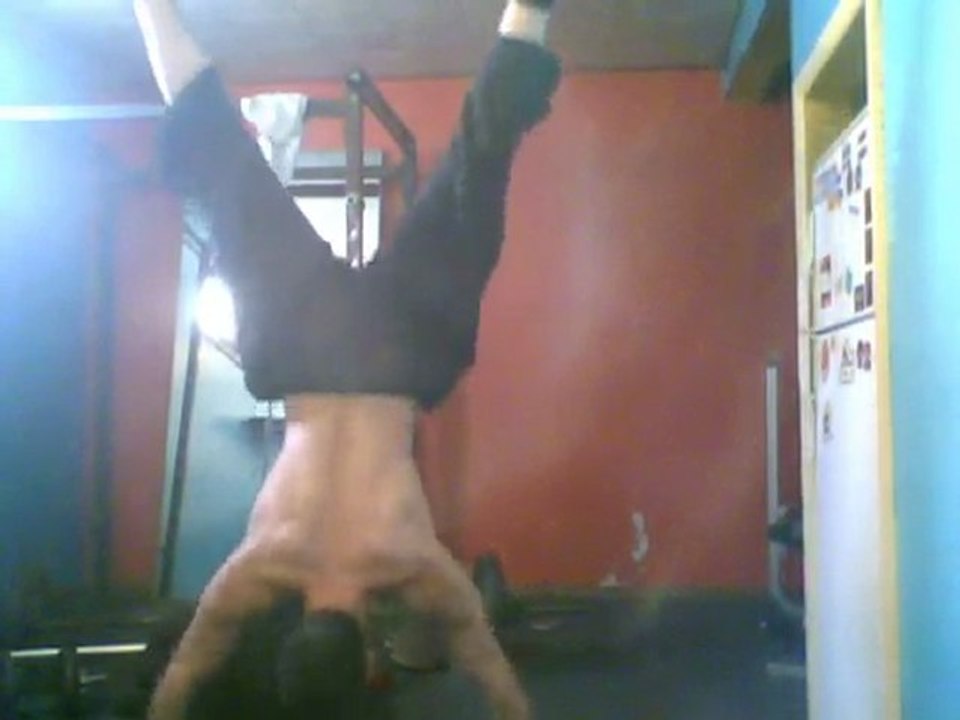 handstand pushoop 15