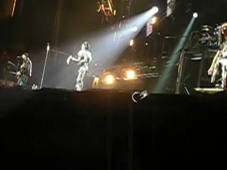 TOKIO HOTEL WORLD BEHIND MY WALL BRUSSELS 25/02/2010