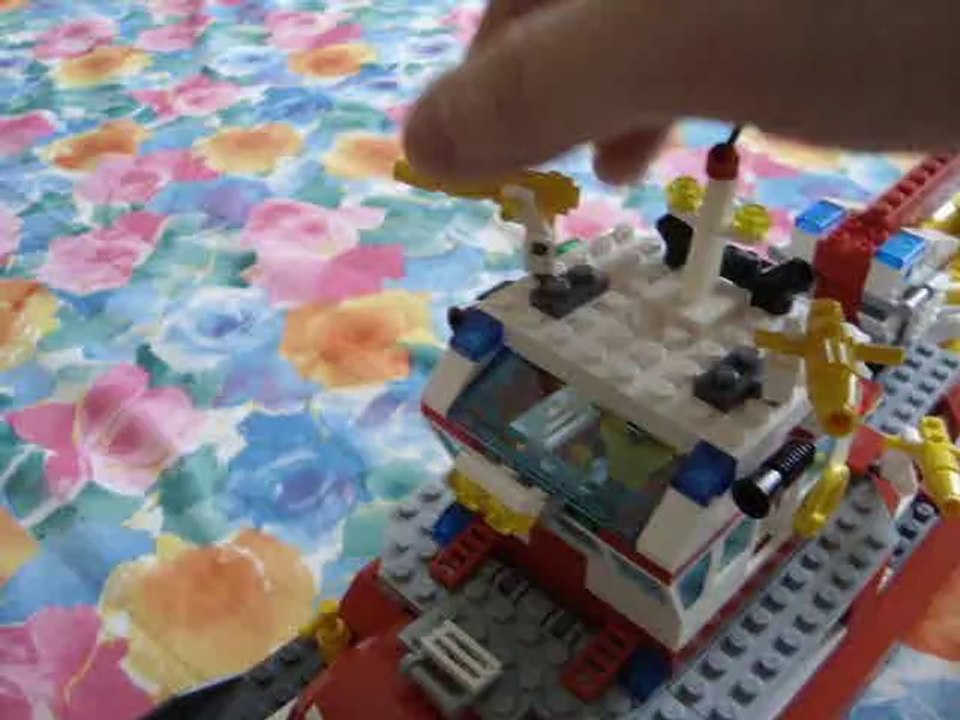 7207 Le bateau des pompiers LEGO