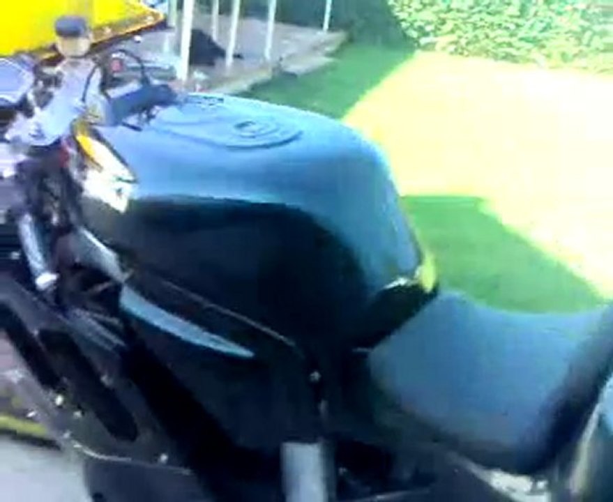 Moto GSX-R de 1988 rénover en Vert Abysse