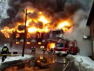 Płonie hala w Olsztynie. Nie ma ofiar