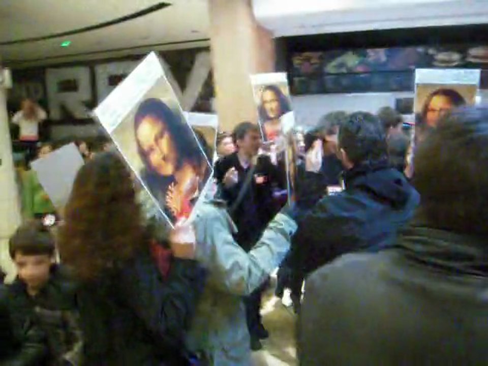 Action Mcdonald's Louvre | 27.02.10 © Louvrepourtous