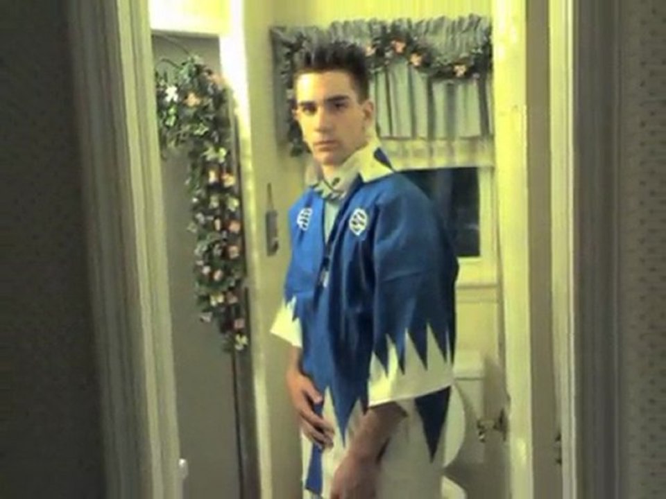 Dan playing piano cover of Giving it all away