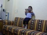 Ahmet Kitap Okuyor