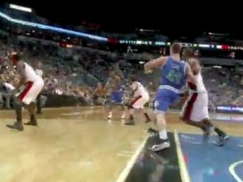 Kevin Love takes the pass and finishes with a slam.