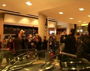 Action contre la précarité au MacDo du Louvre