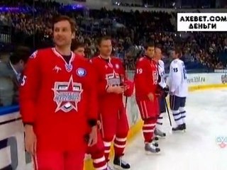 кхл хоккеисту штумпелу не хватило подарка. ружичка смеется