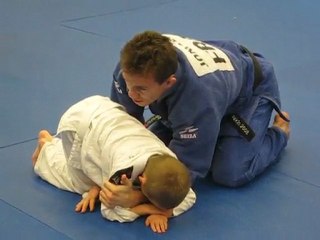 cyril jonard montre a sam une nouvelle technique