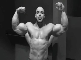 Zack 'King' Khan: Pakistan-Born Bodybuilder 💪